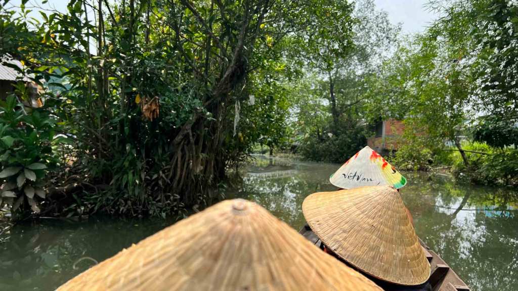sampan-boat-ride-vietnam